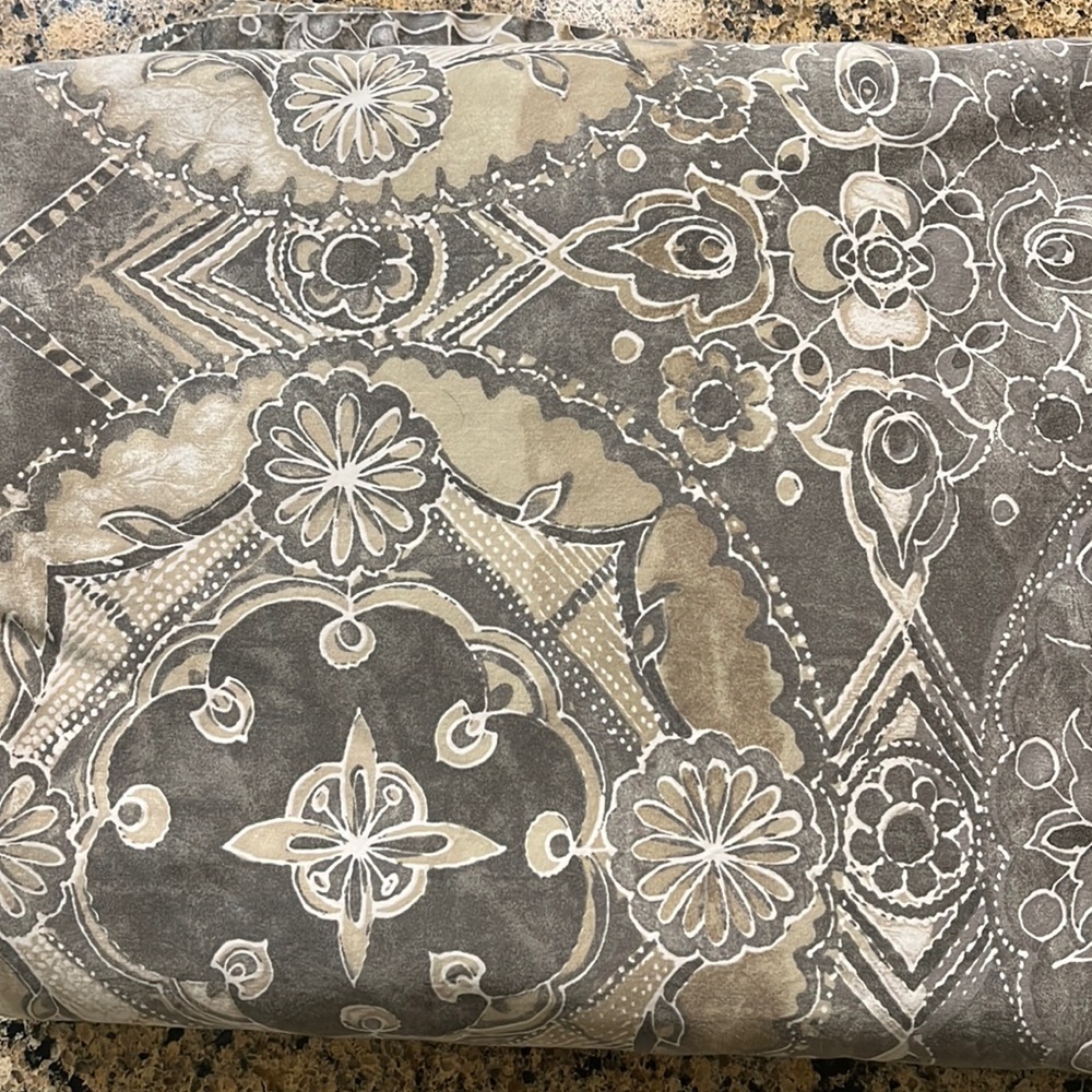 Pottery Barn Jacquelyn Medallion Organic Sateen Duvet Cover Gray King.